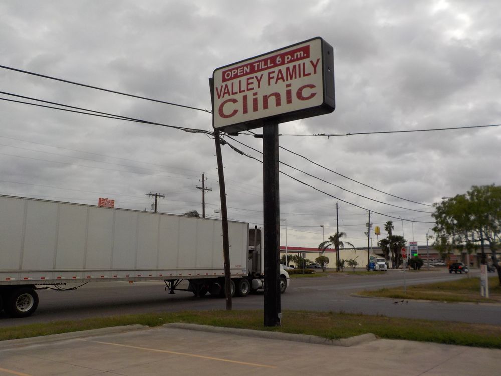 994 E Hidalgo Ave, Raymondville, TX 78580